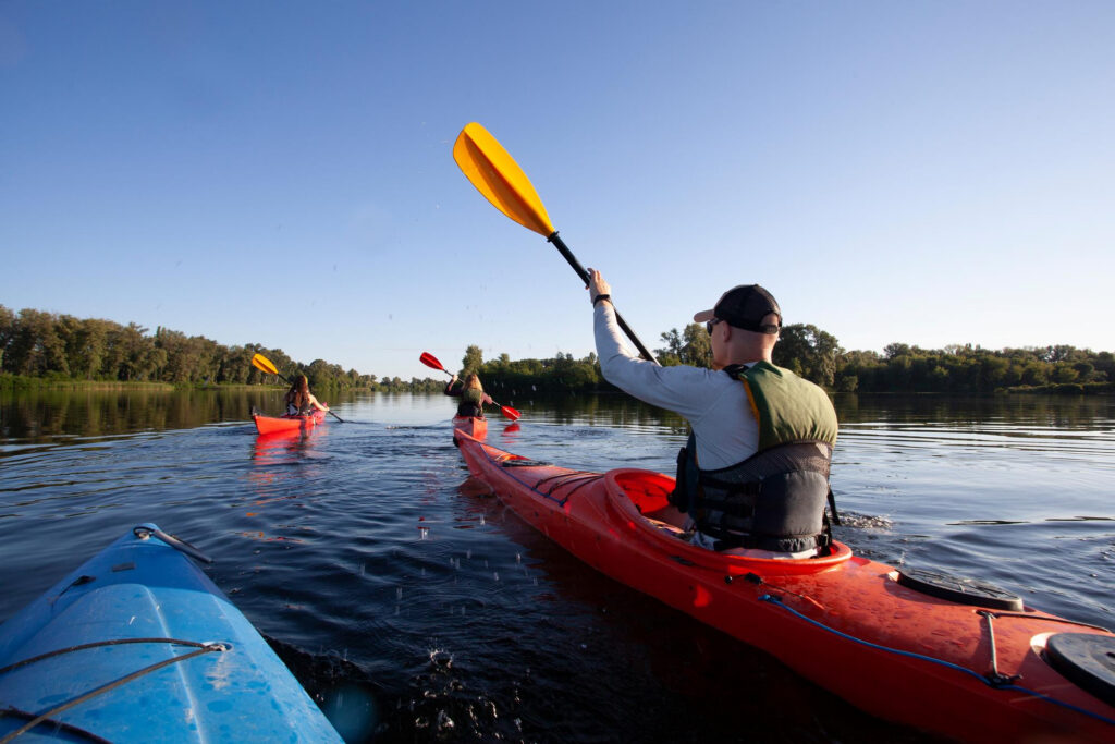 Kayaking excursion on Lake Sabaudia in Circeo National Park near Hotel Sabaudia